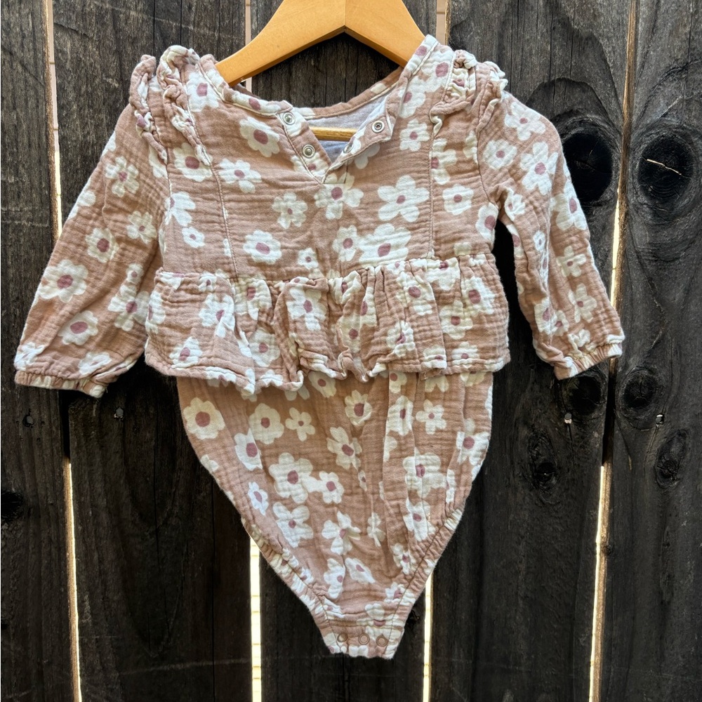 Floral Ruffle Romper - Picture 2 of 3